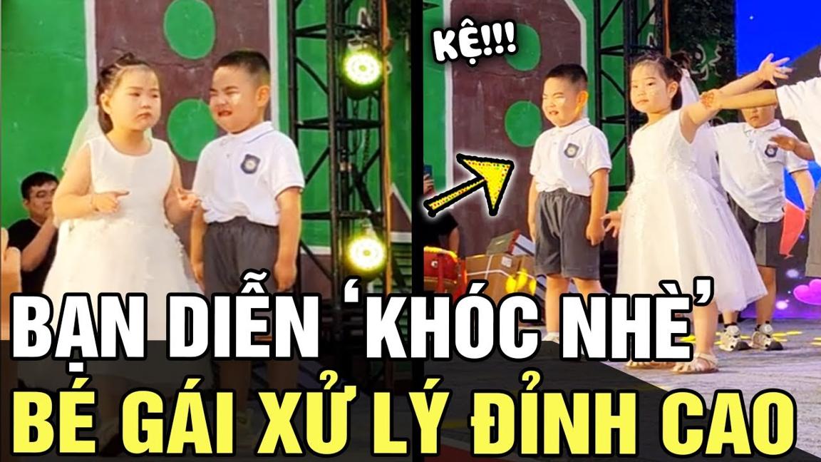 Văn nghệ 1.6, bạn diễn bất ngờ KHÓC NHÈ trên sân khấu, bé gái thản nhiên XỬ LÝ đỉnh cao | TÁM TV