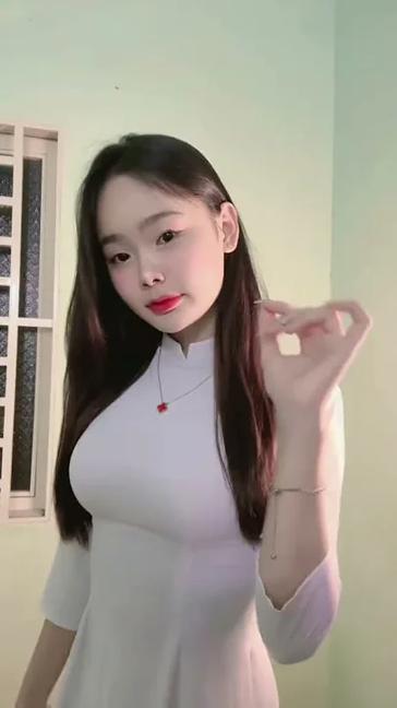 ID Tik Tok áo dài gái xinh @quyen_602